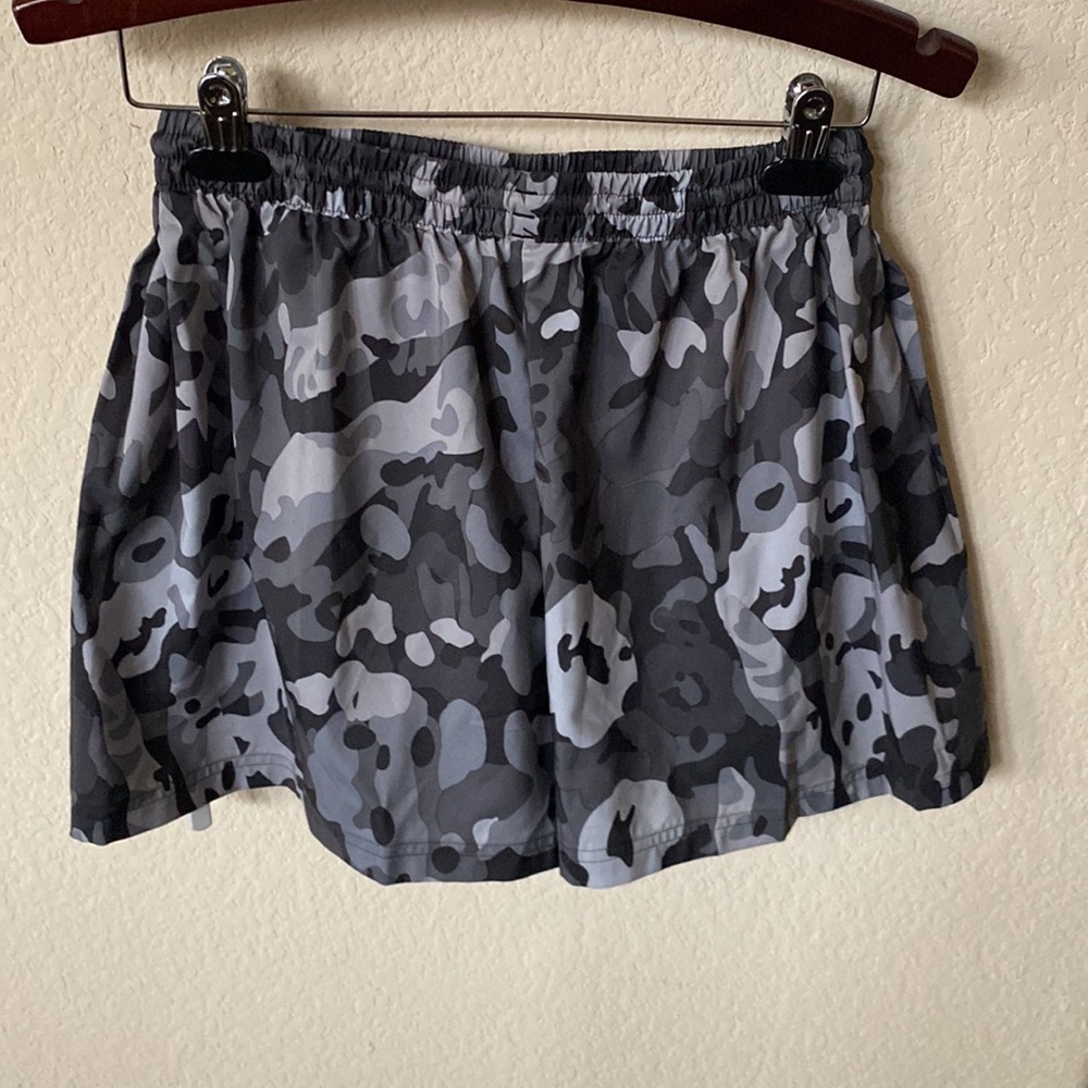 Women's adidas High-Waisted Graphic Shorts Size S - Picture 7 of 10